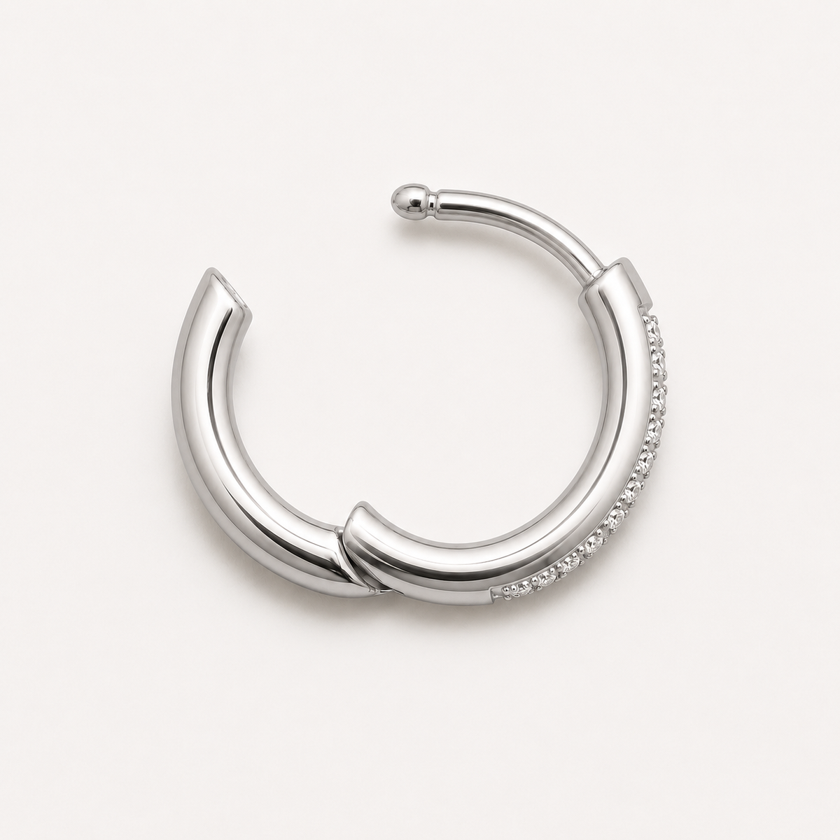 Titan-Creolen mit klaren Zirkonia in 8, 10 oder 12 mm
