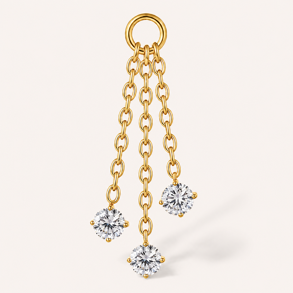 Goldfarbener Creolen-Charm mit drei Ketten und weißen Zirkonia