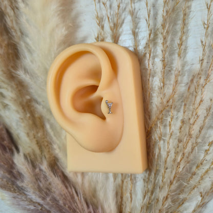 Titan Ohrstecker Happy Hour – getragen am Tragus